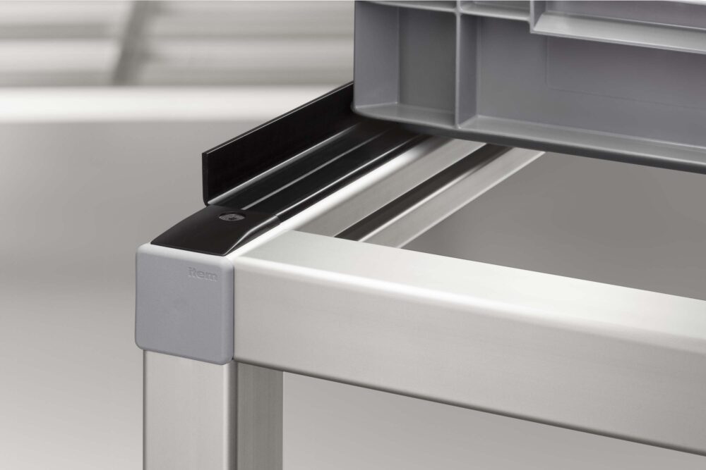 Slide Strip 8 with Side Guide H24 ESD, black » AluFlex Group